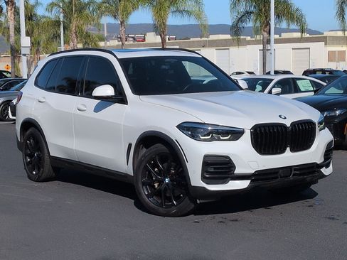 Used 2022 BMW X5 xDrive40i AWD/4WD image 2