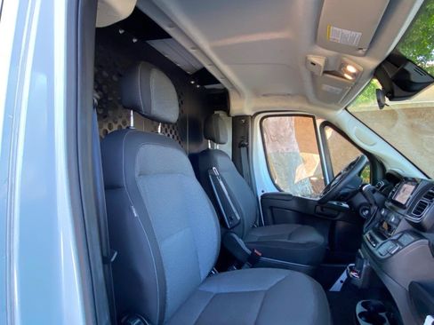 Used 2025 RAM ProMaster 2500 w/ U-Haul Equipment Group FWD image 35