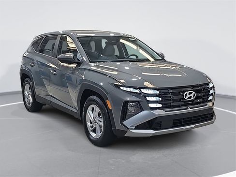 New 2026 Hyundai Tucson SE image 3