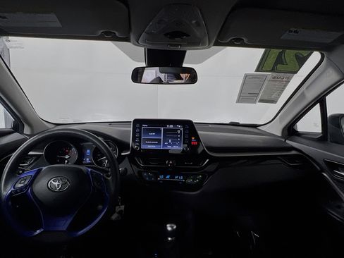 Used 2021 Toyota C-HR LE image 29