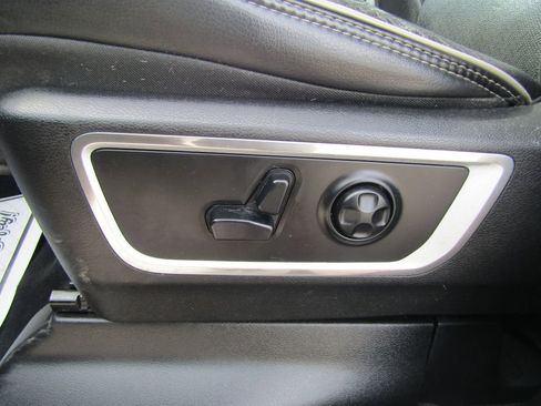 Used 2019 RAM 1500 Laramie image 11