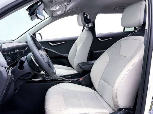 Used 2023 Kia Niro EX FWD image 18