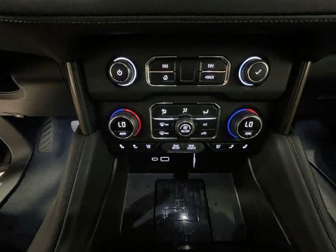 Used 2023 Chevrolet Tahoe High Country AWD/4WD image 35