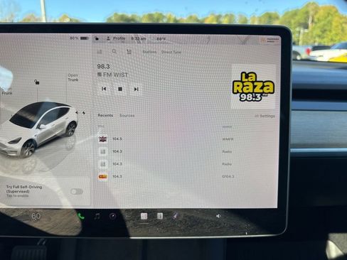 Used 2022 Tesla Model Y Long Range image 17