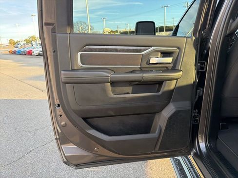 Used 2024 RAM 3500 Big Horn image 16