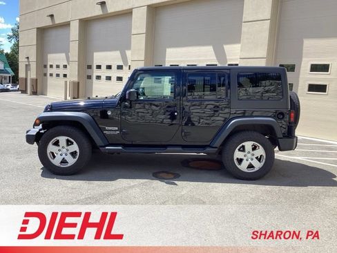 Used 2017 Jeep Wrangler Unlimited Sport w/ Quick Order Package 24S AWD/4WD image 4