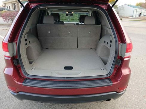 Used 2012 Jeep Grand Cherokee Laredo w/ Laredo E Group image 11