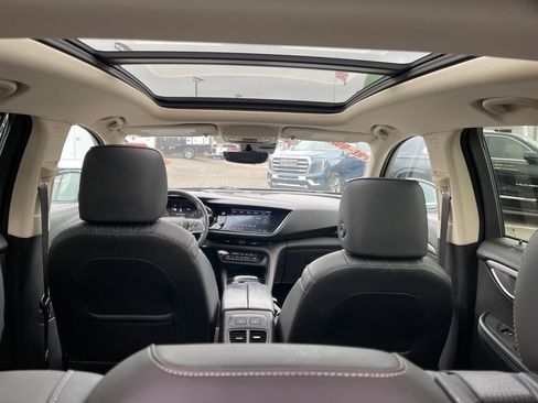 Used 2022 Buick Envision Avenir w/ Technology Package II image 26