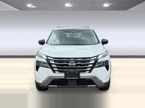 Used 2025 Nissan Rogue SL w/ Tech Package AWD/4WD image 6