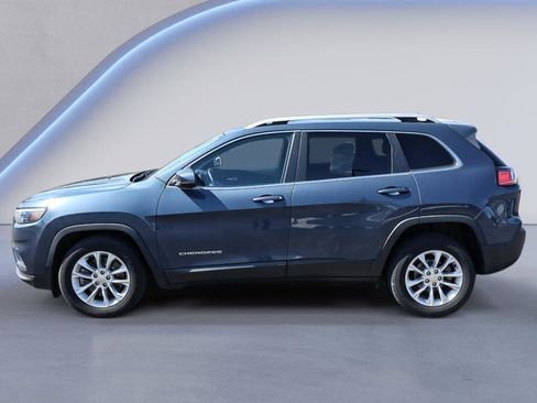 Used 2019 Jeep Cherokee Latitude w/ Cold Weather Group FWD image 2