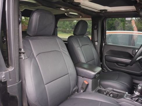 Used 2018 Jeep Wrangler Sport AWD/4WD image 9