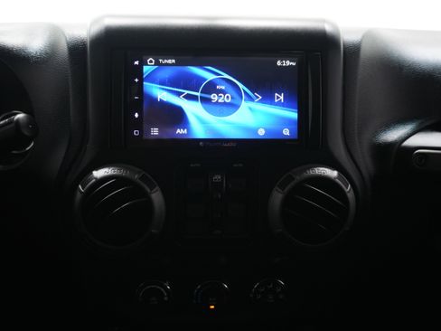 Used 2011 Jeep Wrangler Unlimited Sport image 18