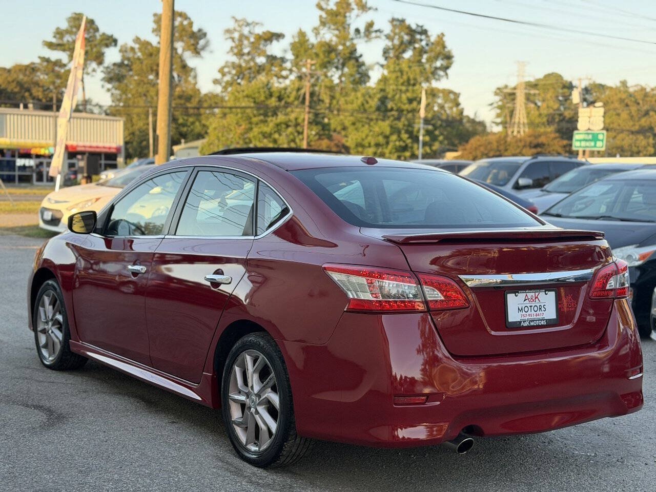 Used 2014 Nissan Sentra SR w/ Premium Package FWD image 6