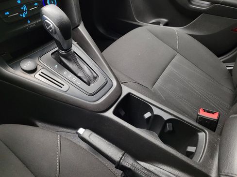 Used 2018 Ford Focus SE FWD image 26