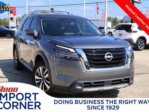 Used 2023 Nissan Pathfinder SL image 1