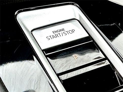 Used 2024 Volkswagen Atlas Cross Sport SE image 16