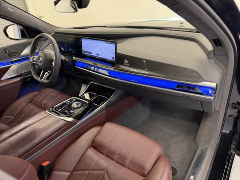 Used 2023 BMW 760i xDrive image 52