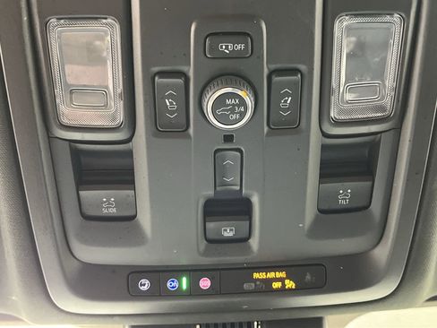 Used 2023 GMC Yukon Denali AWD/4WD image 29