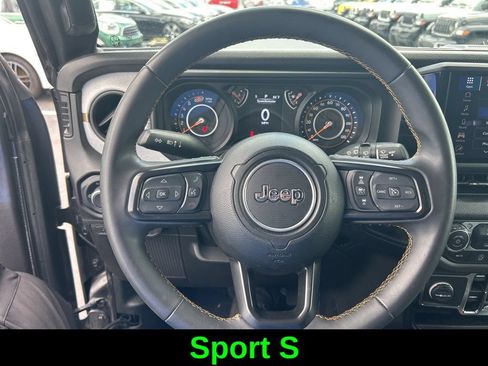 Used 2024 Jeep Wrangler Unlimited Sport AWD/4WD image 17
