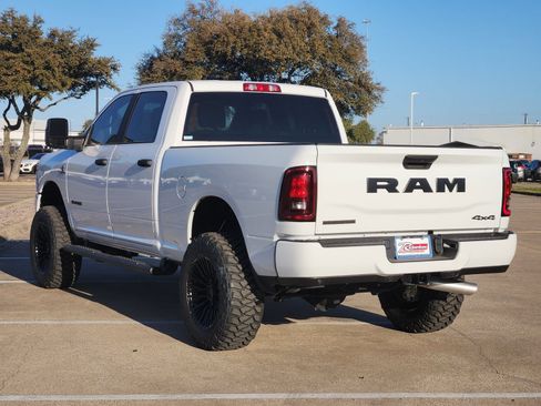 New 2025 RAM 2500 Big Horn AWD/4WD image 4