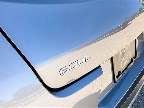 Certified 2023 Kia Soul LX w/ LX Technology Package image 31