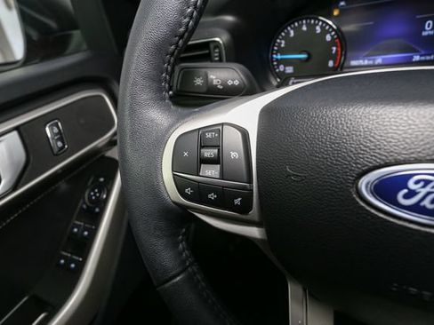 Used 2024 Ford Explorer XLT w/ Equipment Group 202A AWD/4WD image 30