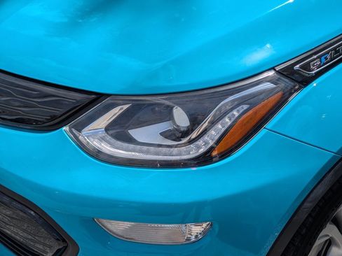 Used 2020 Chevrolet Bolt LT FWD image 5