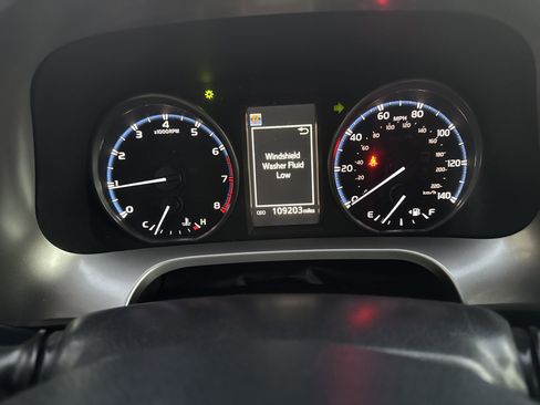 Used 2017 Toyota RAV4 LE image 30