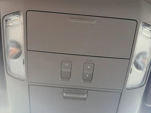 Used 2019 Toyota Sequoia Limited w/ Safety & Convenience Package AWD/4WD image 30