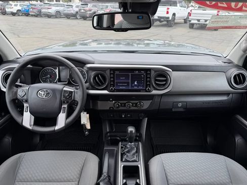 Used 2020 Toyota Tacoma SR5 RWD image 16