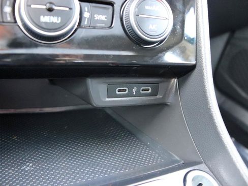 Used 2020 Volkswagen Jetta SE FWD image 34