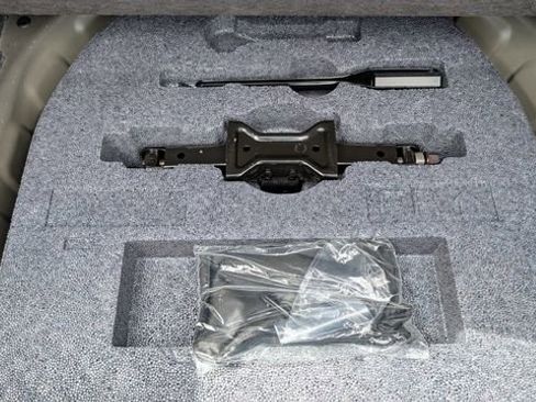 Used 2025 Nissan Altima 2.5 SV FWD image 43