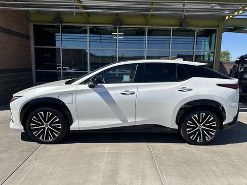 Used 2023 Lexus RZ 450e Premium image 6