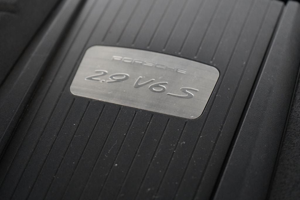 Used 2023 Porsche Macan S AWD/4WD image 35