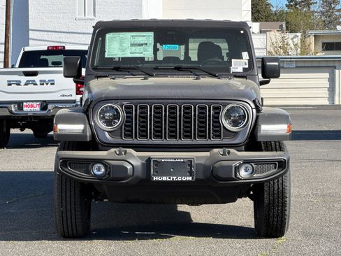 New 2026 Jeep Gladiator Sport image 8
