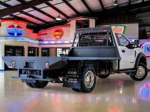 Used 2018 Ford F550 2WD Regular Cab Super Duty image 3