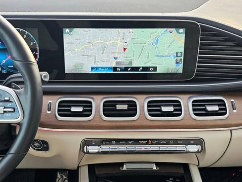 Used 2022 Mercedes-Benz GLS 450 4MATIC image 40