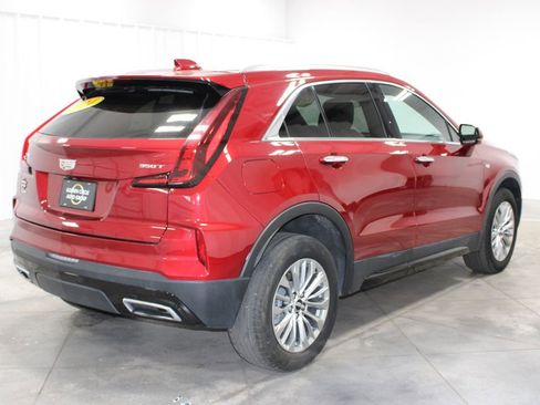 Used 2024 Cadillac XT4 Premium Luxury image 9
