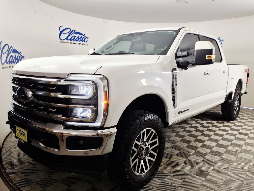 Used 2023 Ford F250 Lariat w/ Lariat Ultimate Package AWD/4WD image 3