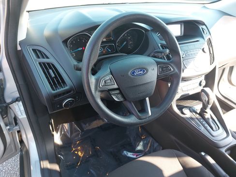 Used 2016 Ford Focus SE w/ Reverse Sensing Package FWD image 16