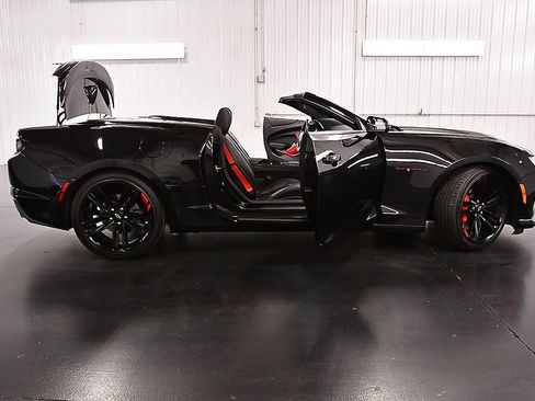 Used 2022 Chevrolet Camaro LT w/ Redline Edition RWD image 29
