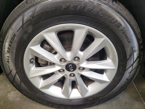 Used 2020 Kia Sorento LX w/ LX I4 Convenience Package image 31