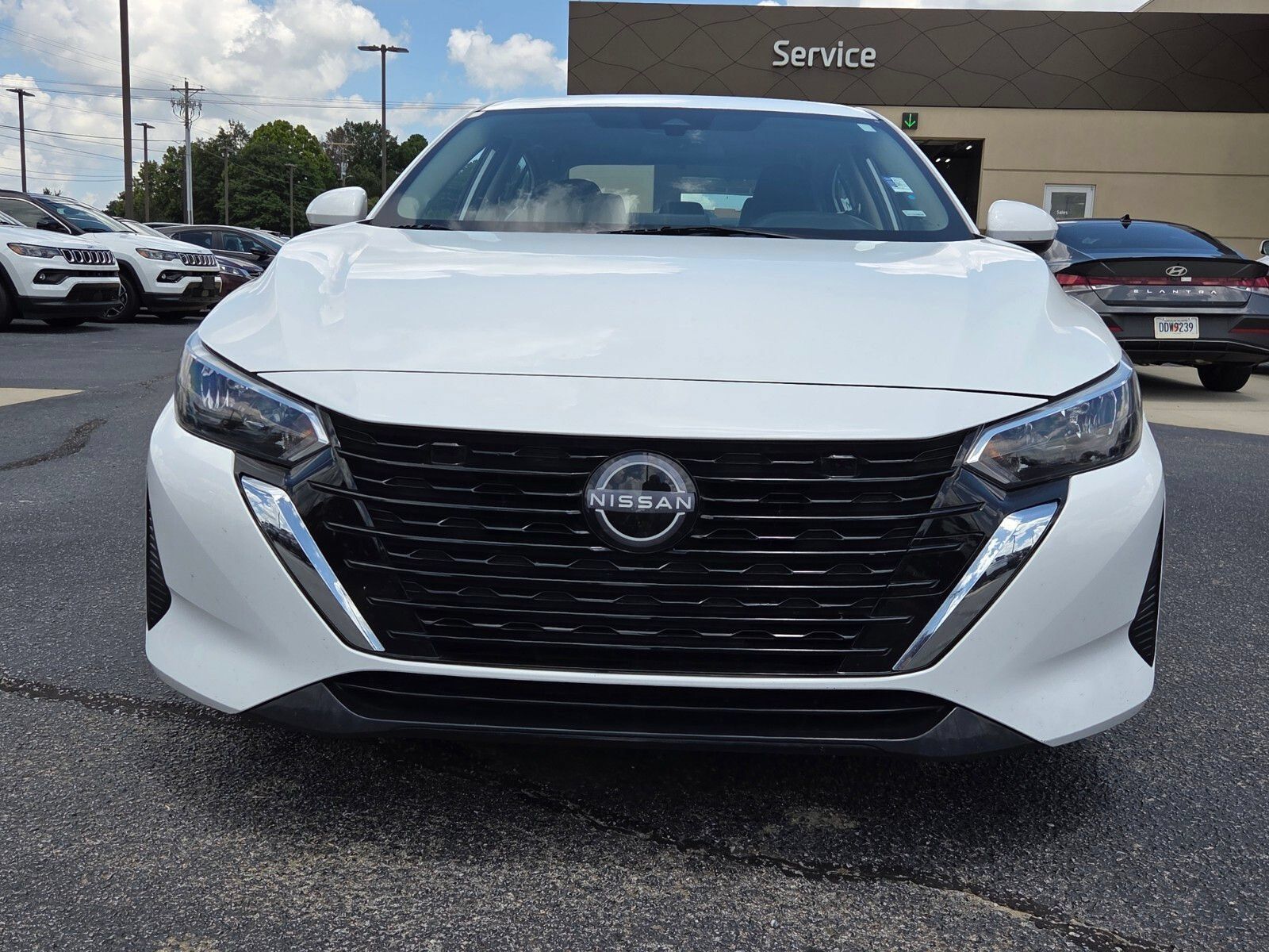 Used 2024 Nissan Sentra SV FWD image 2