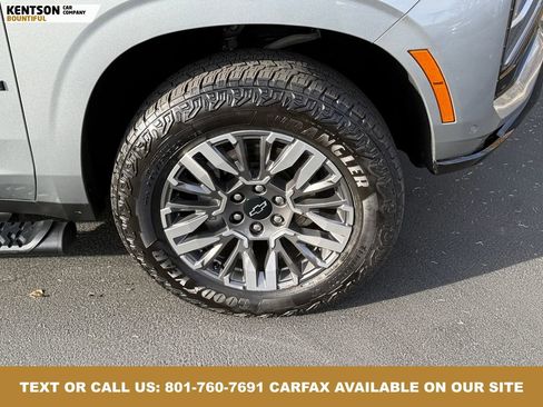 Used 2025 Chevrolet Suburban Z71 image 16