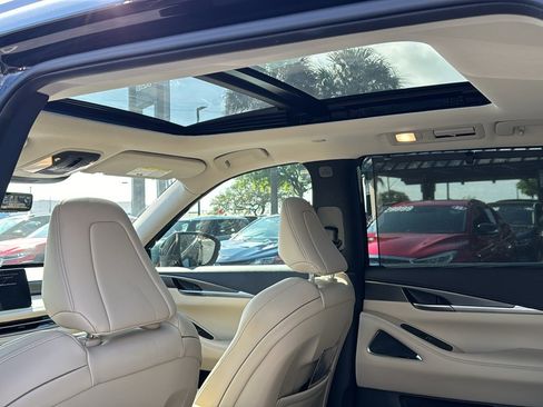 Used 2025 INFINITI QX60 Luxe w/ Vision Package FWD image 17