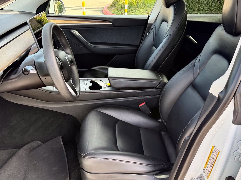 Used 2024 Tesla Model Y Long Range RWD image 11