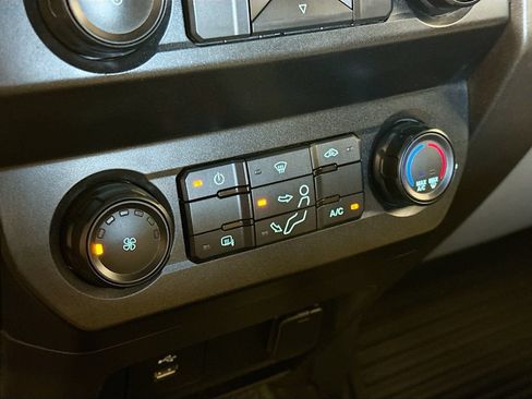 Used 2022 Ford F550 4x4 Crew Cab Super Duty w/ Power Equipment Group image 14