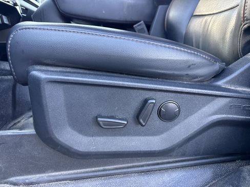 Used 2025 Ford F250 Lariat image 26