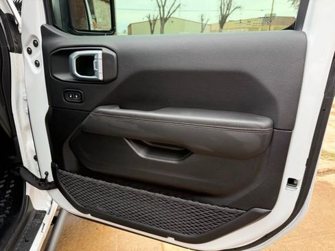 Used 2021 Jeep Wrangler Unlimited Rubicon image 29