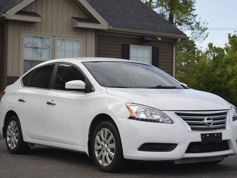 Used 2015 Nissan Sentra SV image 4